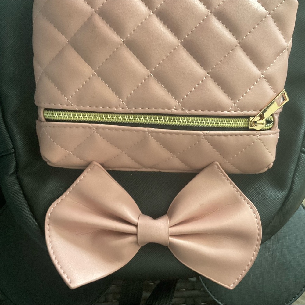 Cute mini backpack, new, quilted zipper pocket